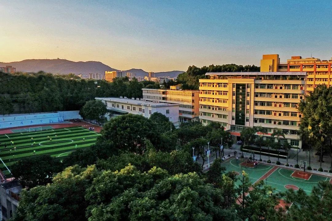 广州市信息技术职业学校2023年秋季